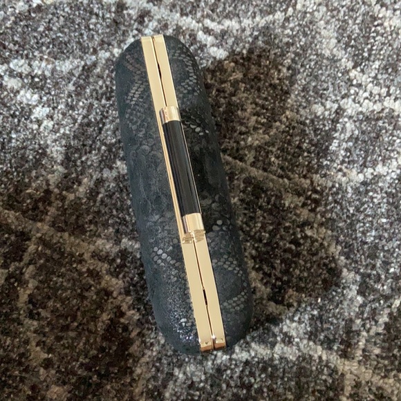 DVF black clutch - Picture 2 of 3